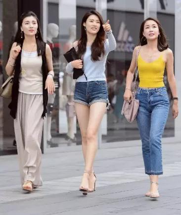 不穿内衣就是荡妇？放过女人的乳房吧