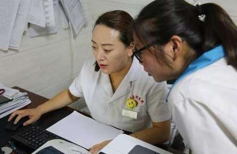 高三女生挤出“母乳”，却坚称自己是处女，罪魁祸首是“胃药”