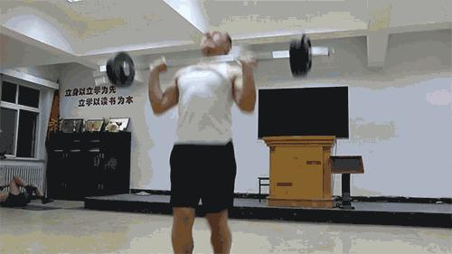 健身练多了身体没状态,健身练了几组完全使不上力了