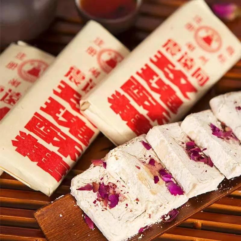 南货店的学徒，知道陆稿荐的酱鸭夫妇合起来就一副眼睛