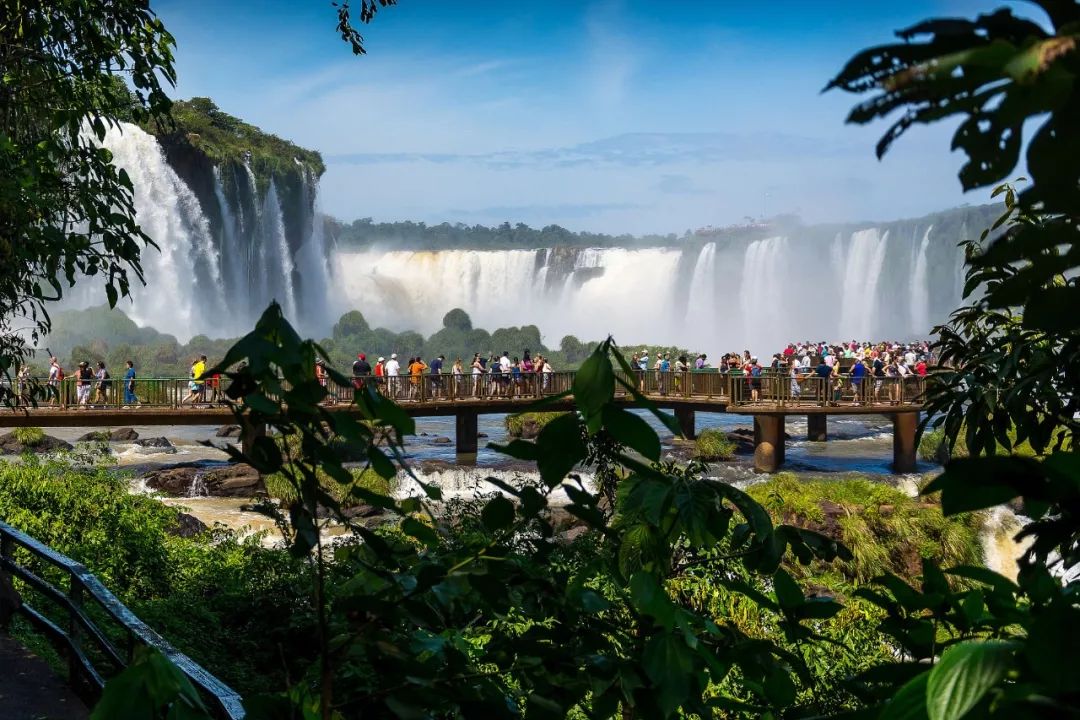 宸磋タ瓒崇悆鏃呮父,宸磋タ妗戝反娴锋哗鏀荤暐