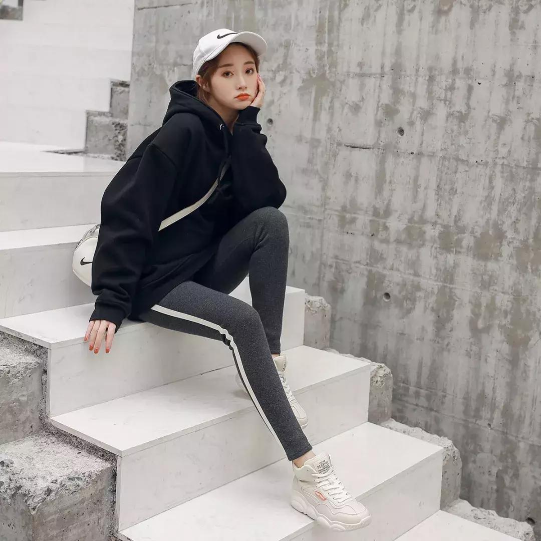 今年最火的鞋子的图片,又好看又显高的鞋子