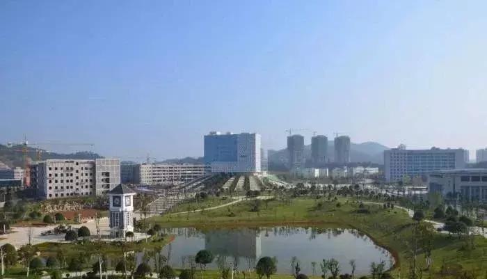 贵州最好医科大学排名，贵医大无缘第一，第一刚从学院更名为大学