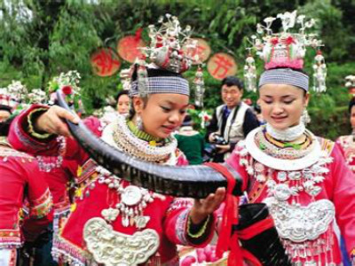 吃酒苗族风俗,苗族喝酒最高礼仪