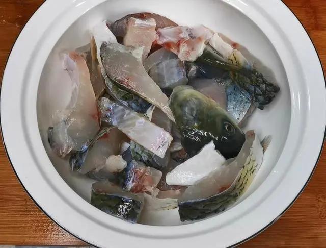 红烧鱼的正确做法这样做出来开胃,教你红烧鱼块的家常做法步骤清晰