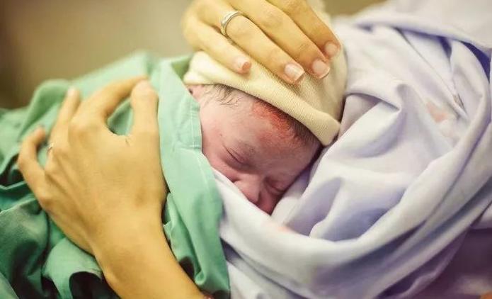 剖腹产跟顺产的胎儿智力差别,剖腹产对孩子智商的危害