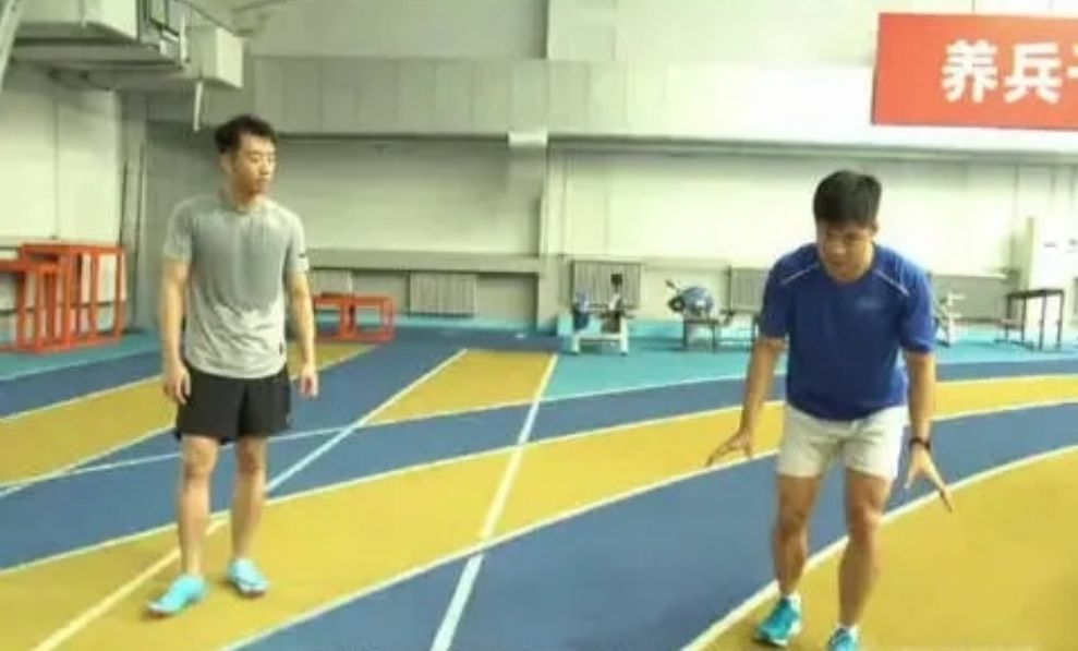 《超越》跑起来！别停下!致体育生，致为生活奔波的你