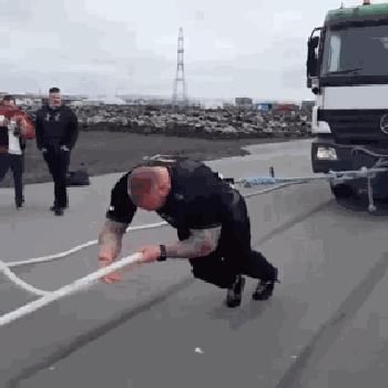 外国小哥模仿魔法师,外国小哥模仿吃东西的动作