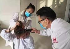 父女隔17年接力出征：爸爸抗非典女儿抗肺炎，这次换90后保护世界