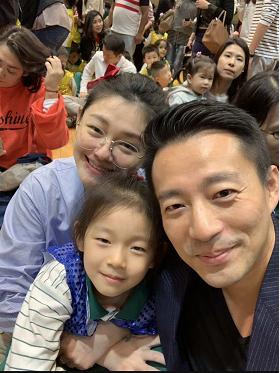 汪小菲哄孩子睡觉哄到崩溃,汪小菲踩到海胆