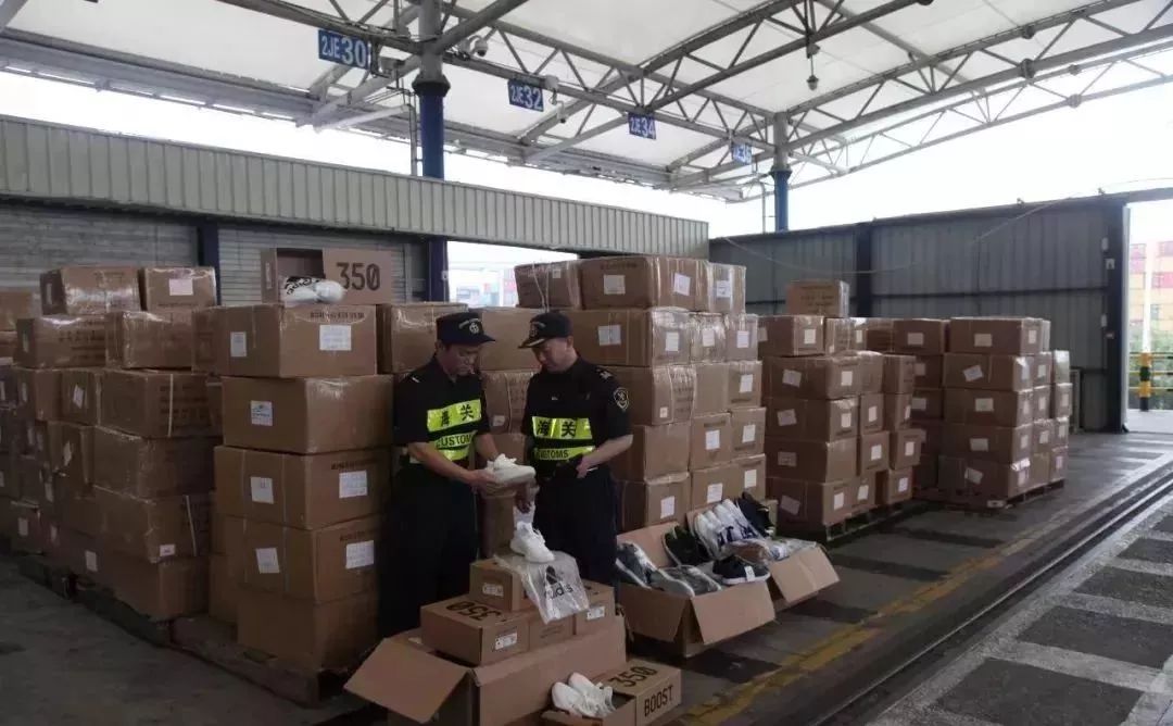 假鞋被美国海关查获,海关查获20亿假鞋