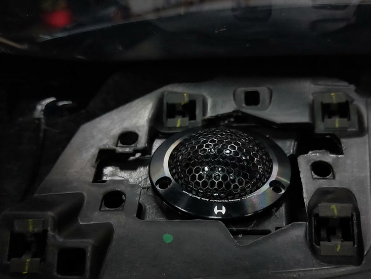 保时捷卡宴turbo动力升级,保时捷卡宴音响改装80万