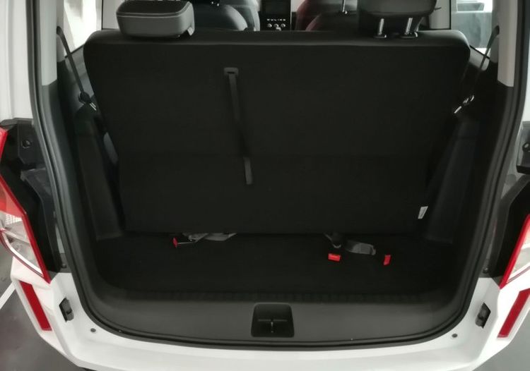 五菱宏光plus可以拉货吗,五菱宏光plus致富版拉货