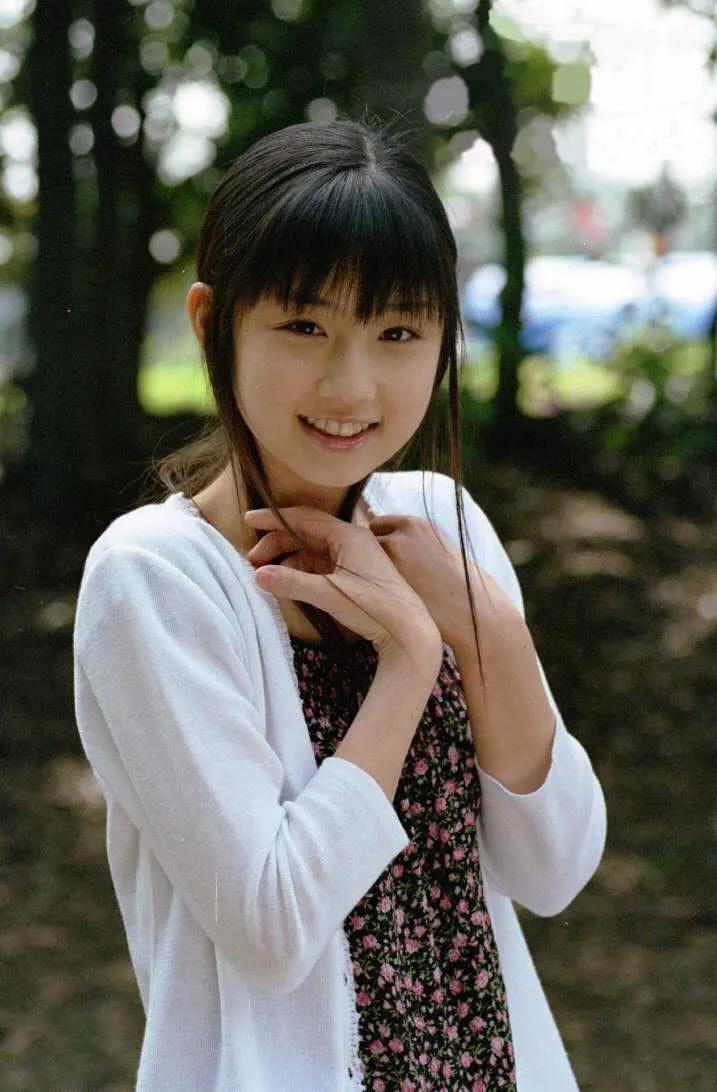 小仓优子晒素颜照被粉丝赞少女感十足，原来真的有逆生长哦