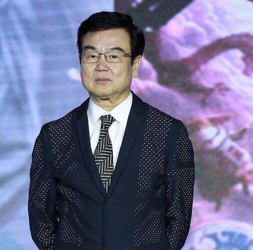 开心鬼全家福照片,54岁开心鬼近况