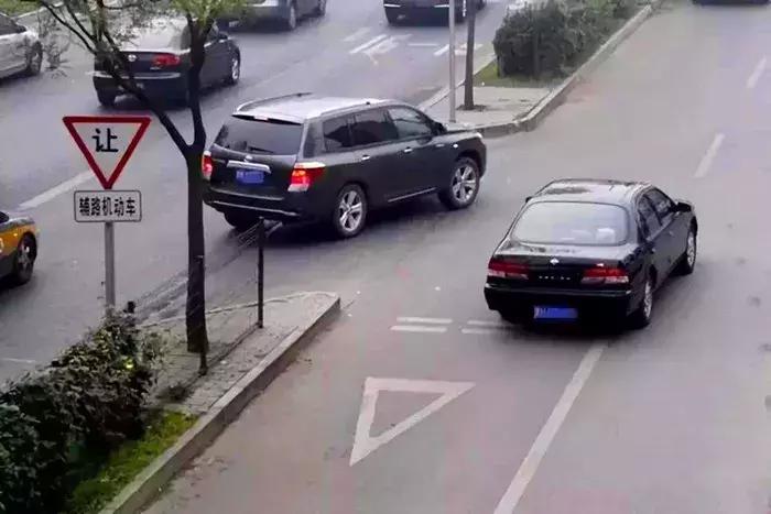 开车注意安全十次事故九次,开车十大忌千万别犯