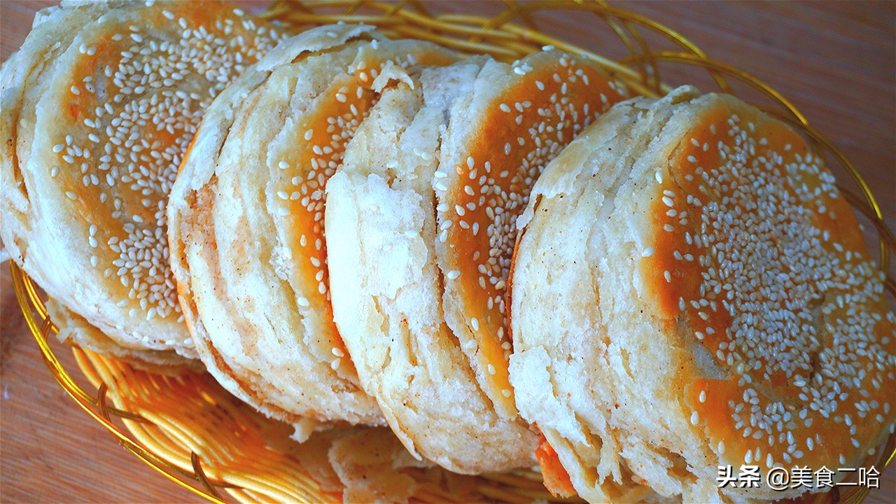 薄电饼铛烙饼的做法,电饼铛烙薄薄的饼做法