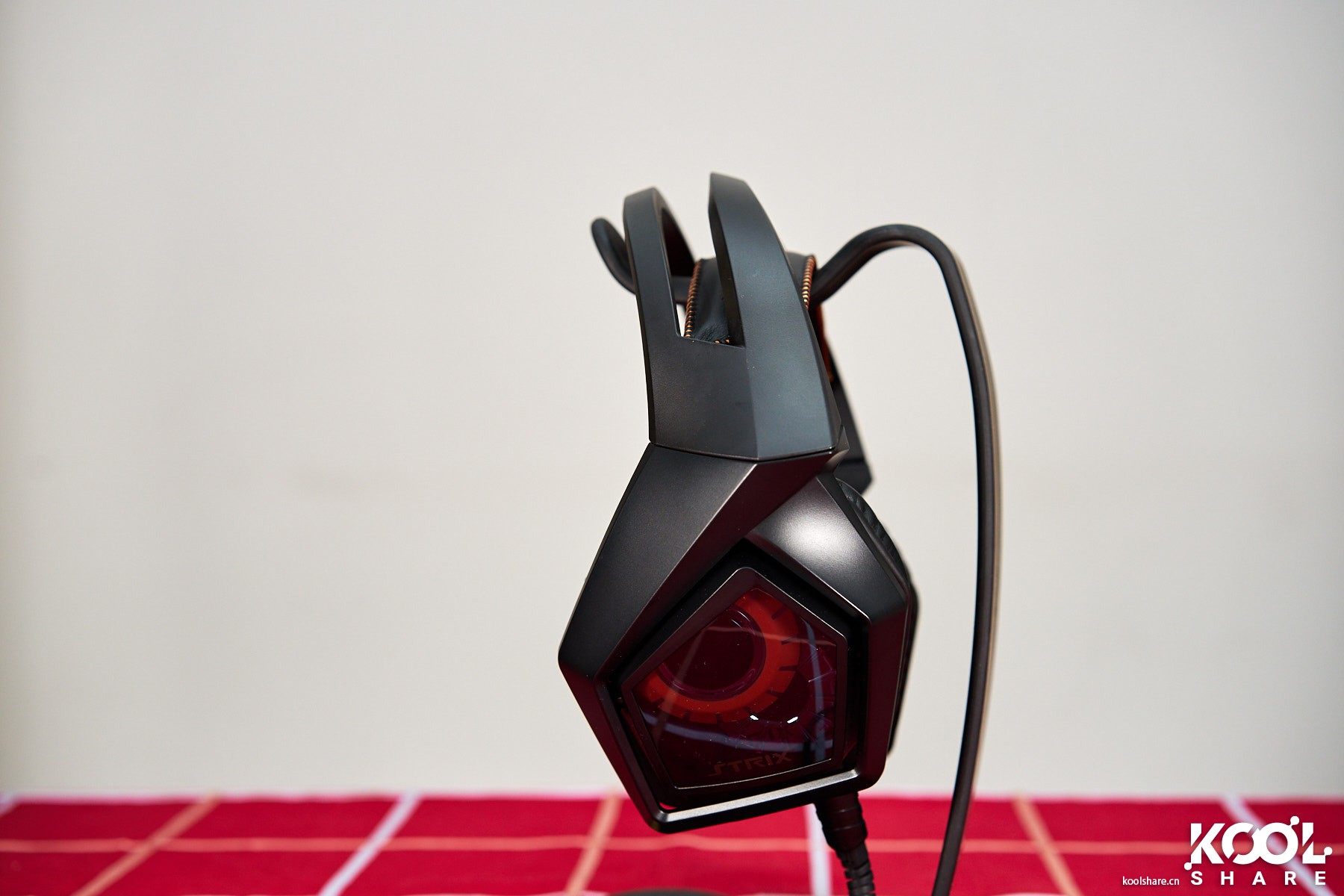 猛禽strix7.1耳机测评,华硕猛禽和金士顿黑鹰