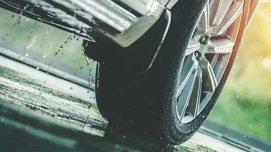 有条件就上高性能轮胎！这十款推荐给你｜外媒说