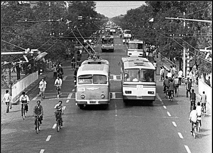 40年前的照片满满的回忆,致青春致回忆三十年前的老照片