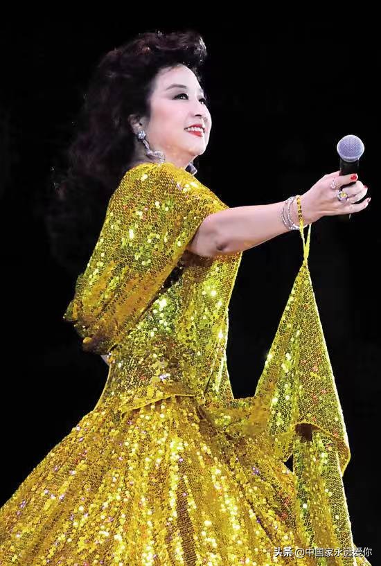 徐小凤无人超越,徐小凤多久没见到周润发了