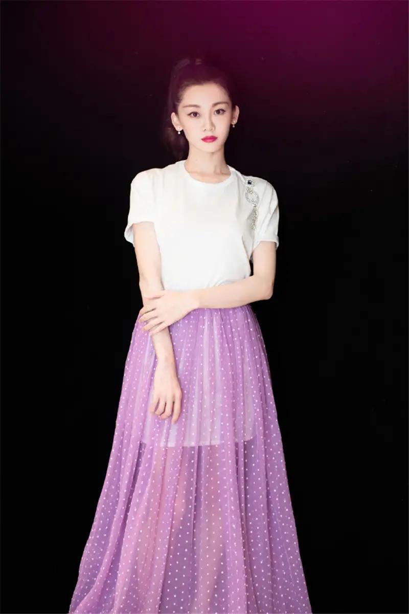 郑恺老婆苗苗都拍了哪些作品,郑恺妻子苗苗同款工装裤