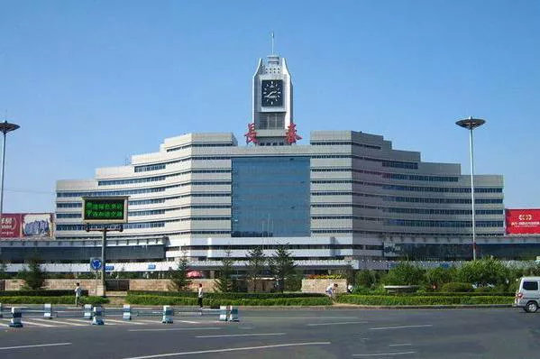 一场大火一度让人极为难过,一场大火让房子变废墟