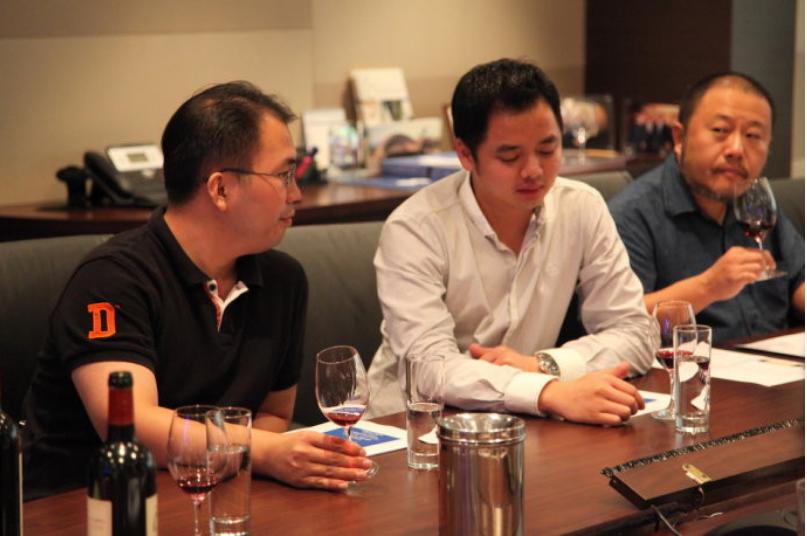 喝酒头晕不一定是酒精的“锅”，还有3点不能忽视，早了解早受益