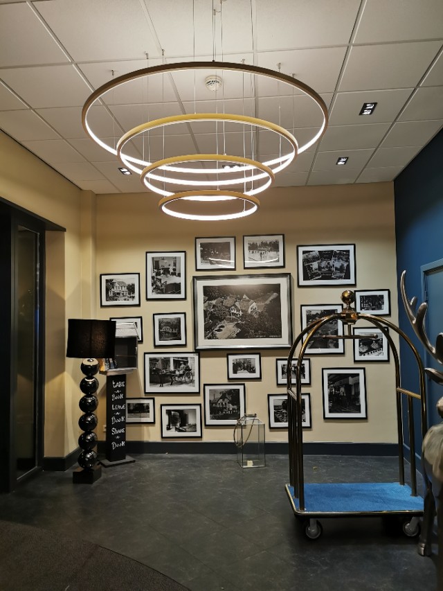 *麻大**味浓的街道，蜂拥的游客—欧洲之旅（五）