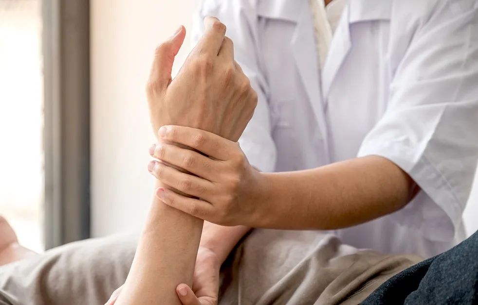 郑氏祖传正骨第四代传人,盖州郑氏正骨