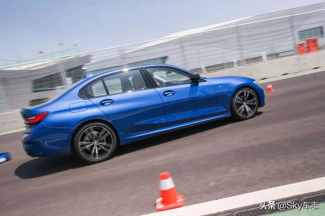 宝马新3系赛道体验+长途试驾之后，建议你千万不要轻易入手