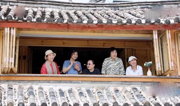 5位单身阿姨，抱团买房养老，520平189W装成山间别墅