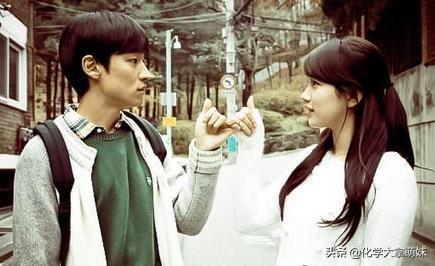 高考转折点折死诸多苦命鸳鸯，那么家长该如何引导青春期恋爱？