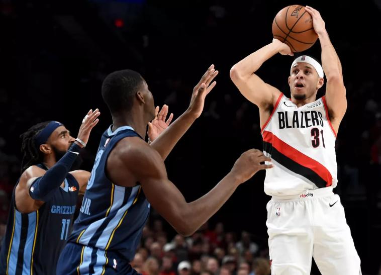 投篮时应该盯着球还是看着筐？这或是NBA历史上最易被忽视的难题