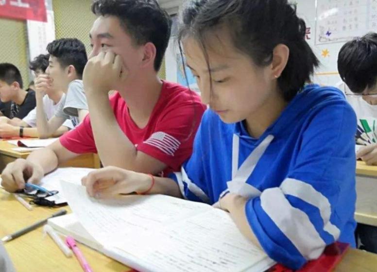 高考落榜生还有哪些出路,高考落榜后有哪些出路的视频