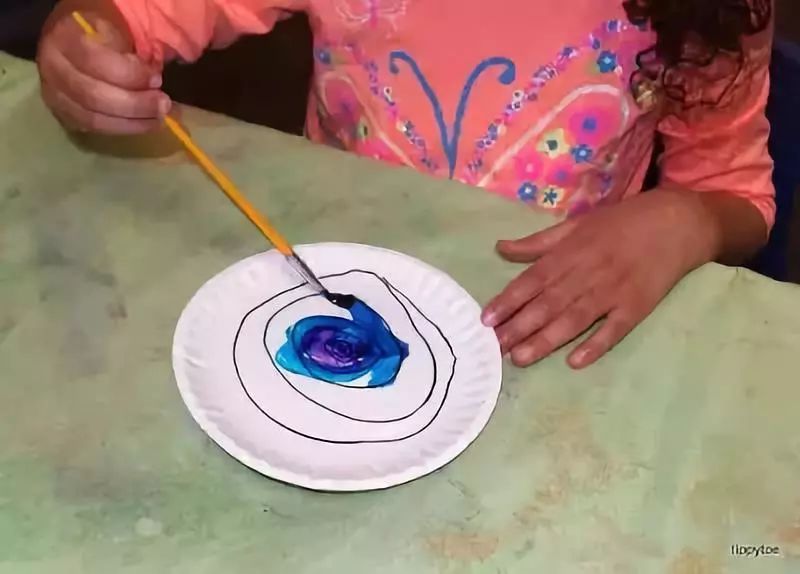 美工制作手提包一次性纸盘教案,美工区纸盘创意手工