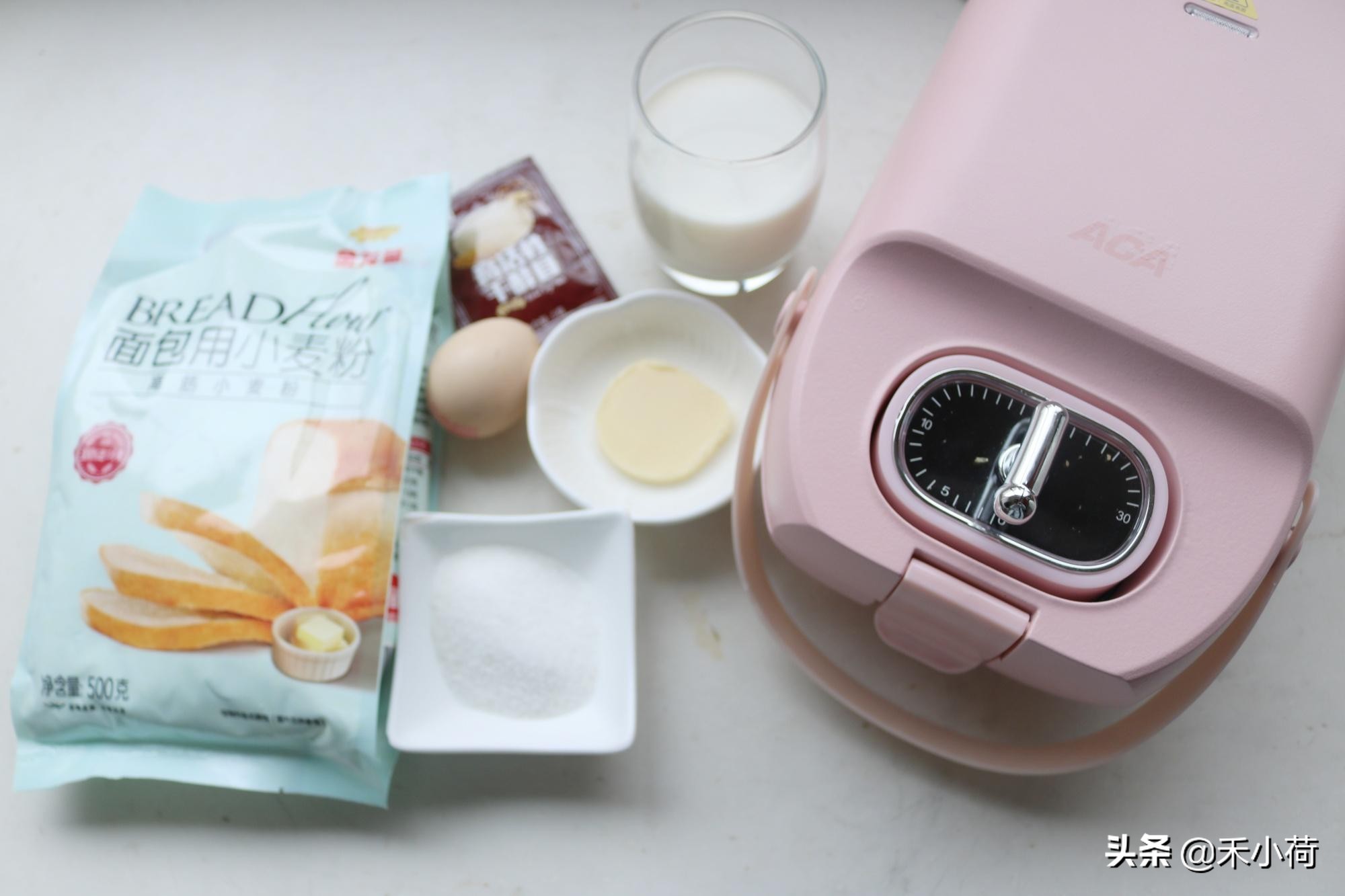 女儿挑食不吃早餐,花20分钟准备花样面包,一口气吃3个