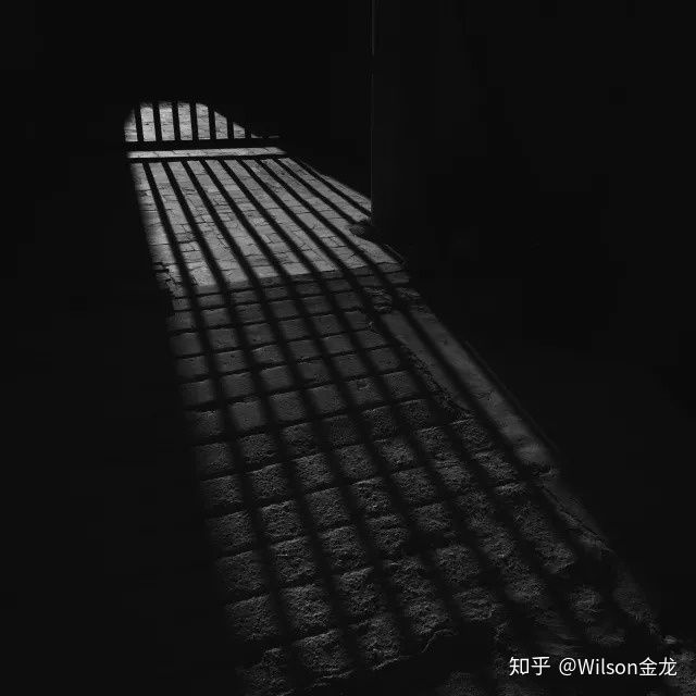 黑白照片变彩色是原来的颜色吗,为什么一点黑白照片就能变成彩色