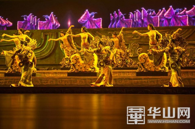 大型史诗舞台剧秦俑情震撼首演,秦俑情舞台剧在哪里举行