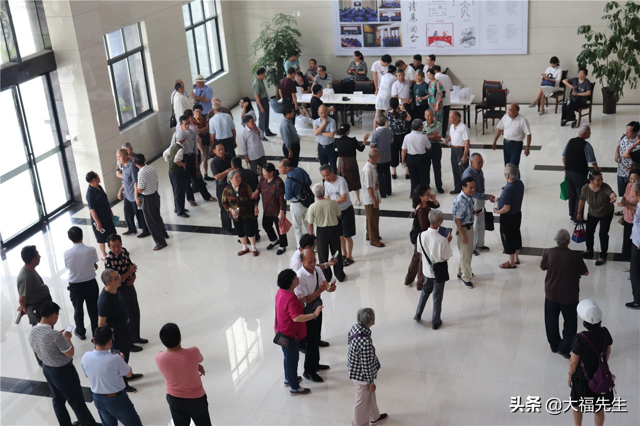 钢铁年代战友重逢,钢铁情怀