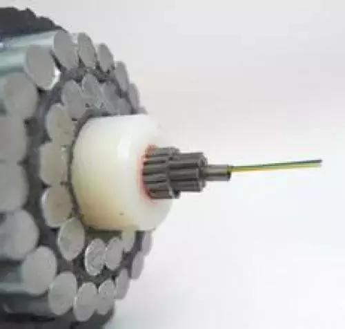 海底光缆是怎么铺设的,海底光缆如何维护