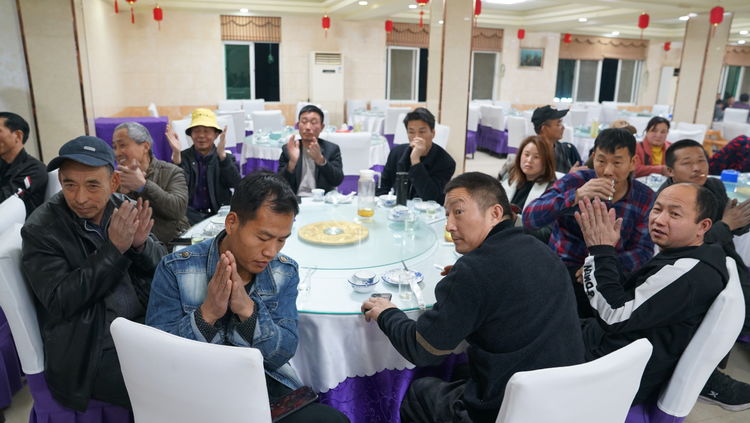 雷帝国际彩砂施工视频,雷帝国际瓷砖辅料