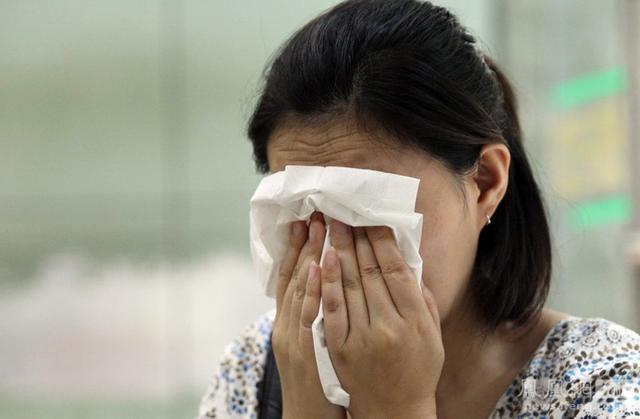 花2万美牙被骗，她一口好牙被打磨剩三分之一，变“怪物”？