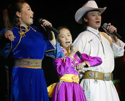 吉祥三宝小女孩英格玛现状,吉祥三宝英格玛长大以后视频