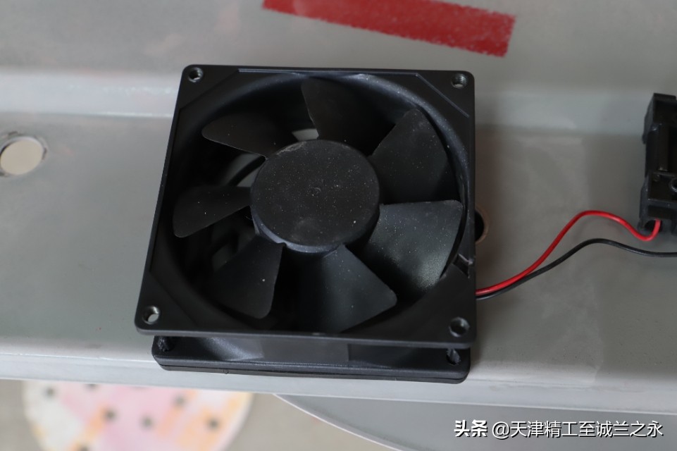 汽车喷漆工的信仰级工具翻新：瑞典IRT-300烤漆灯