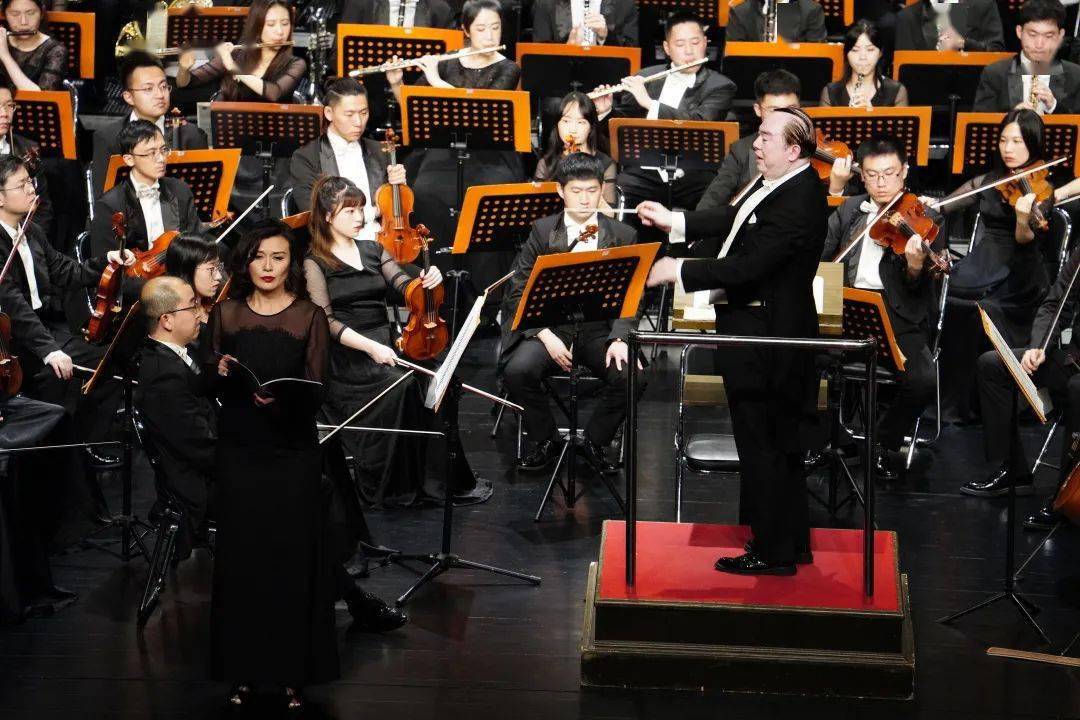 吉他不如钢琴吗,吉他和琵琶的区别在哪儿