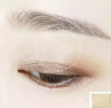 画下眼线正确全过程教程,手把手教你画眼线视频大全