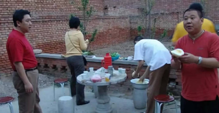 岳云鹏郭德纲大多少岁,岳云鹏14岁郭德纲26岁