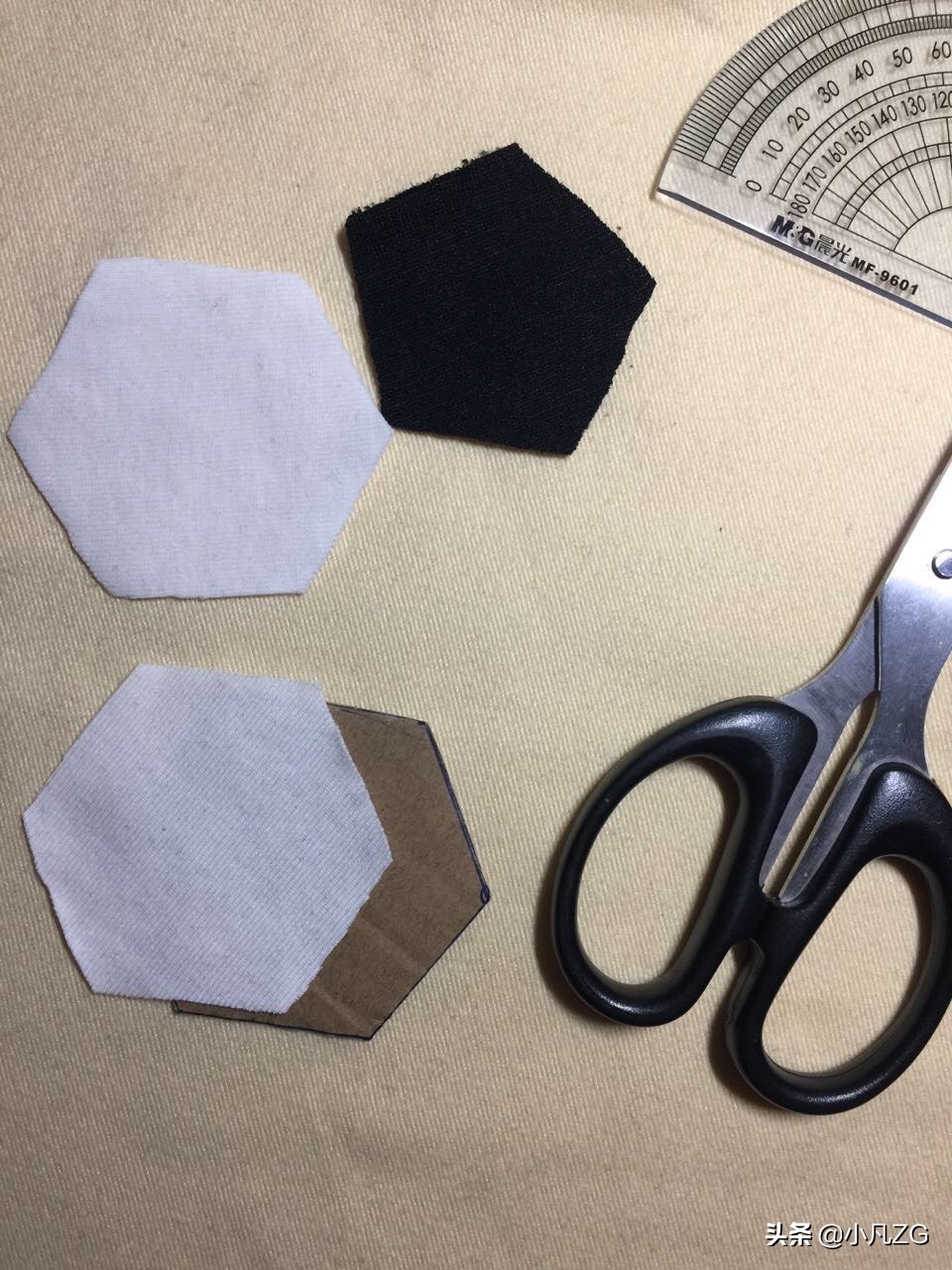 废旧材料制作足球元素衣服幼儿园,废旧衣物制作足球视频