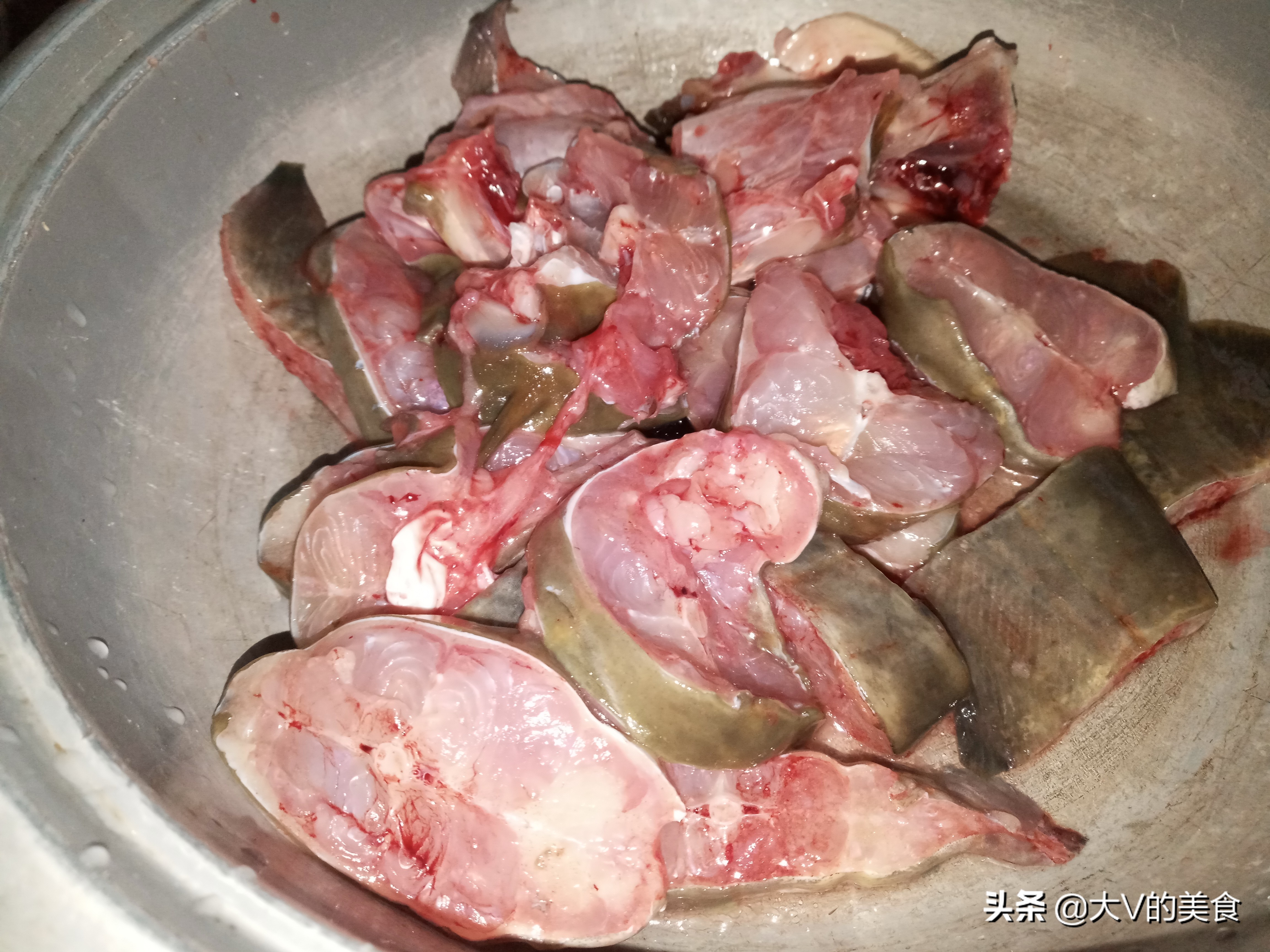 西红柿红烧草鱼鱼块的正确方法,西红柿鱼块怎么煮好吃窍门